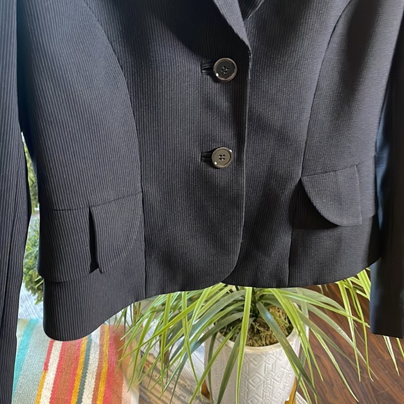 TAHARI BLACK BLAZER SiZE 8P - Picture 10 of 14
